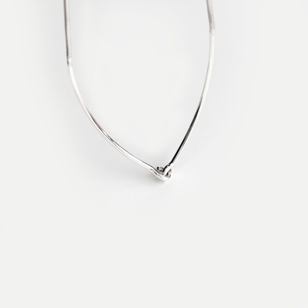 HOOK & EYE NECKLACE