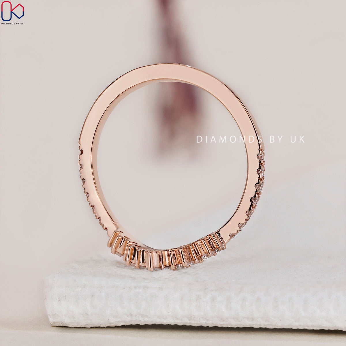 Curved Wedding Band - Rose Gold