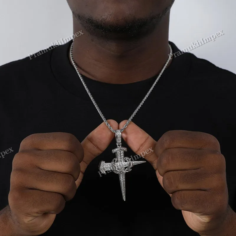Antique Design Cross and Thorns Pendant In 925 Silver VVS Moissanite