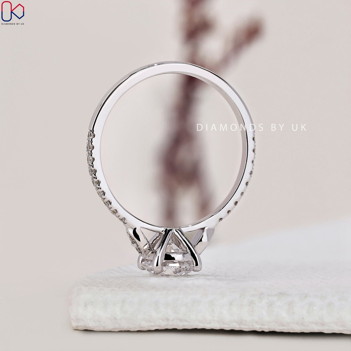 Round Diamond Engagement Ring – Pave Setting