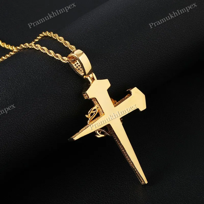 Antique Design Cross and Thorns Pendant In 925 Silver VVS Moissanite