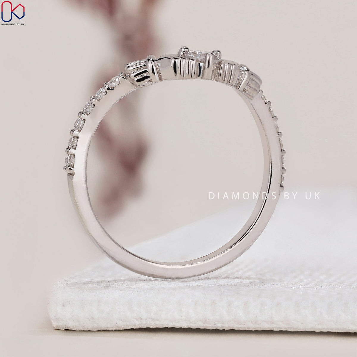 Claddagh Engagement Ring - Round Diamond