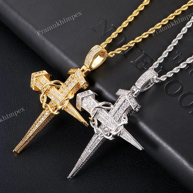 Antique Design Cross and Thorns Pendant In 925 Silver VVS Moissanite