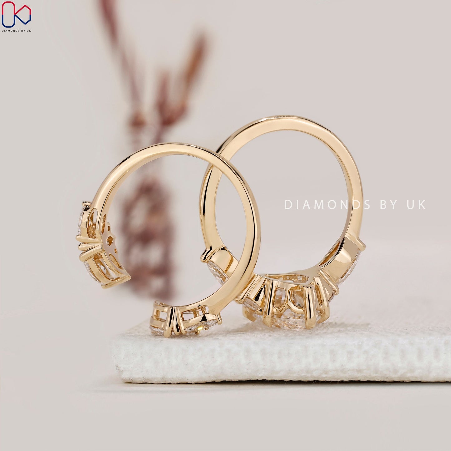 Marquise Cut Bridal Set in Yellow Gold