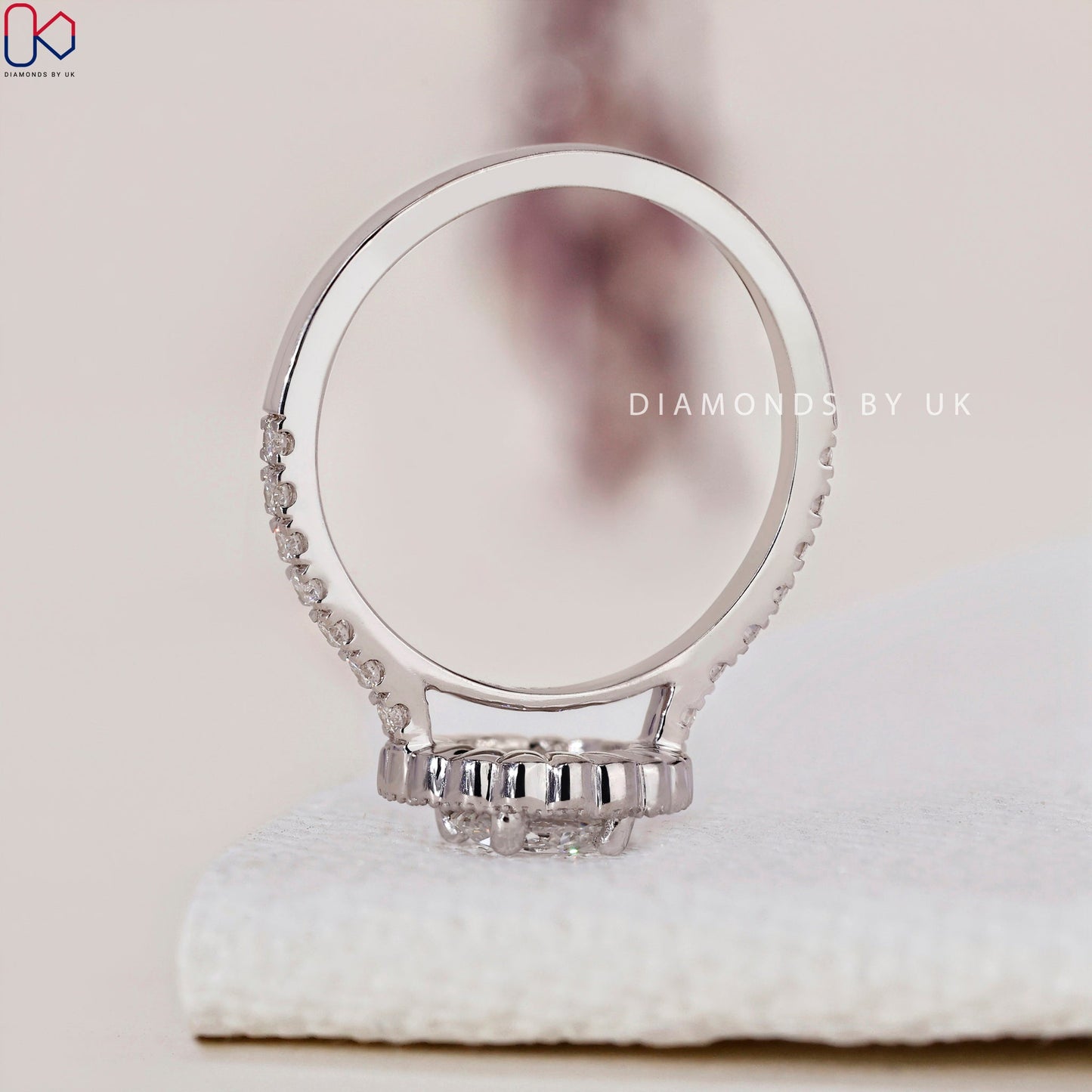 Round Cut Halo Diamond Engagement Ring