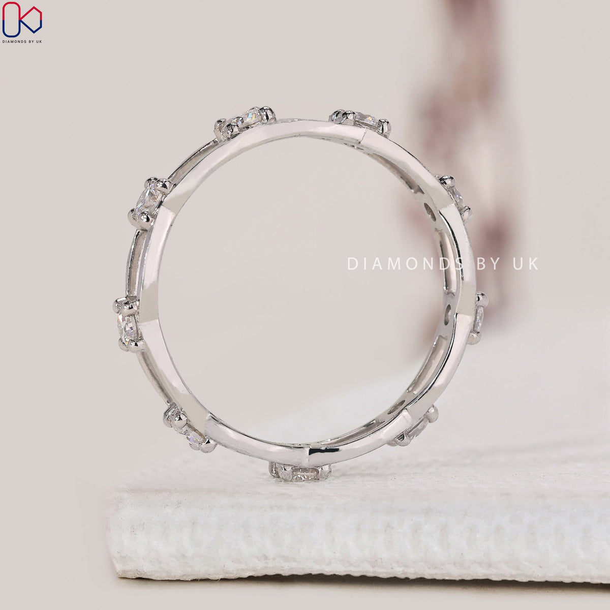 Chain Link Round Diamond Wedding Band