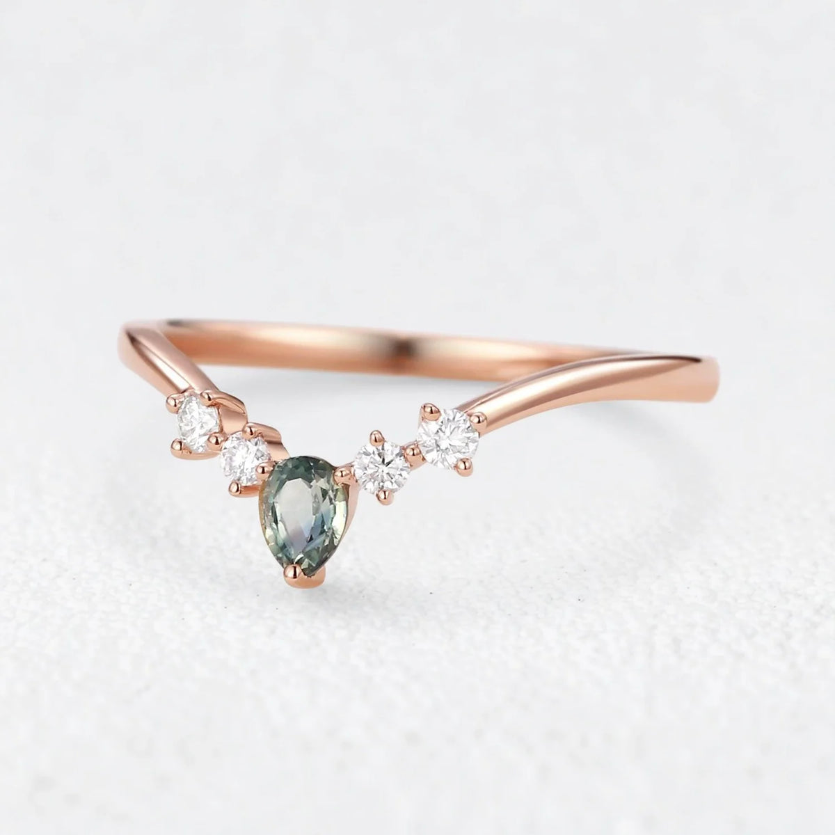 Marina‘s Tide | Teal Sapphire & Moissanite Wedding Band