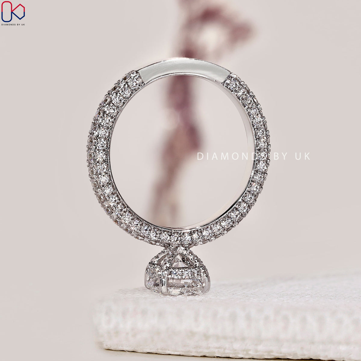 Round Diamond Engagement Ring With 3 Side Pave Setting