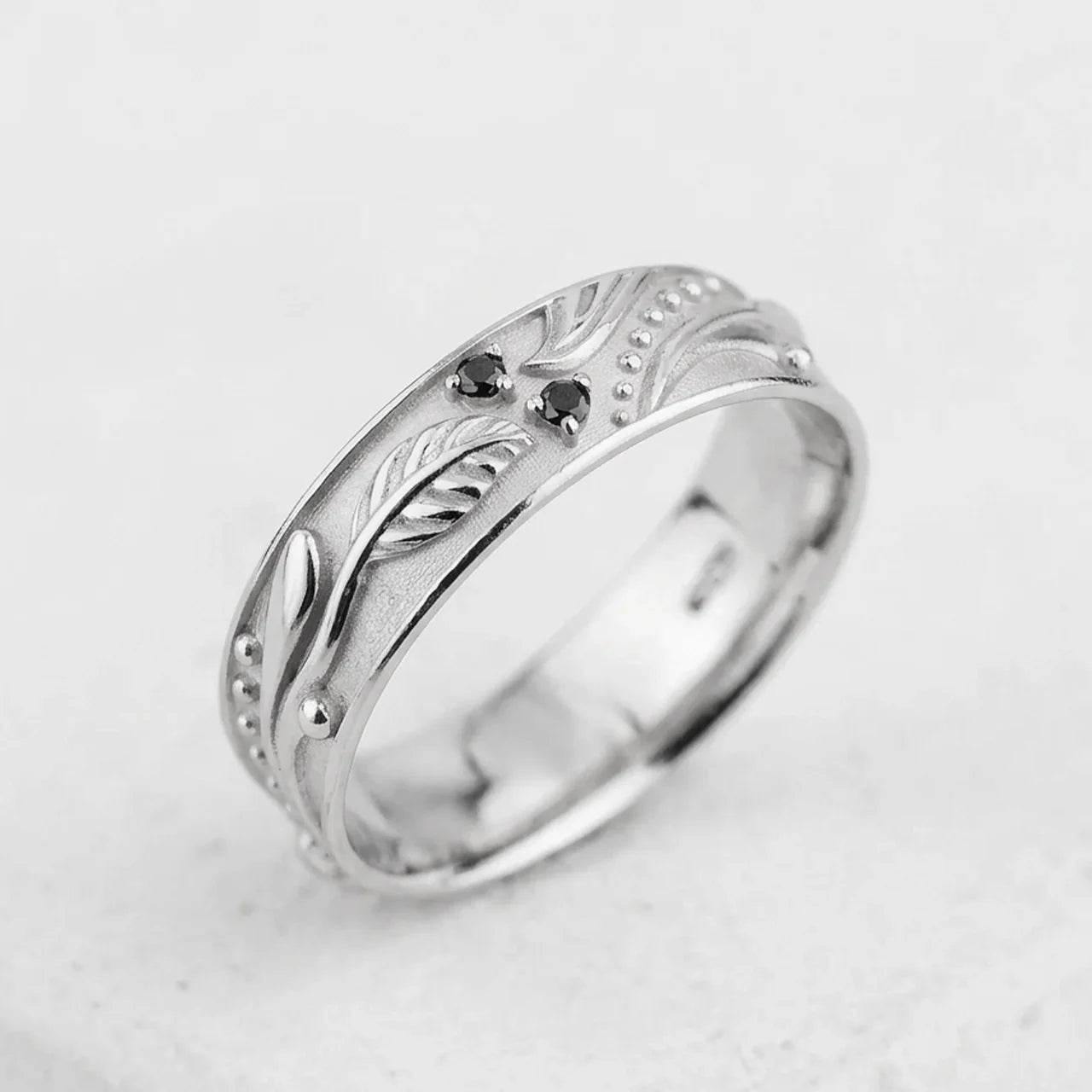 Olive Shade | Men’s Wedding Band with Black Sapphire