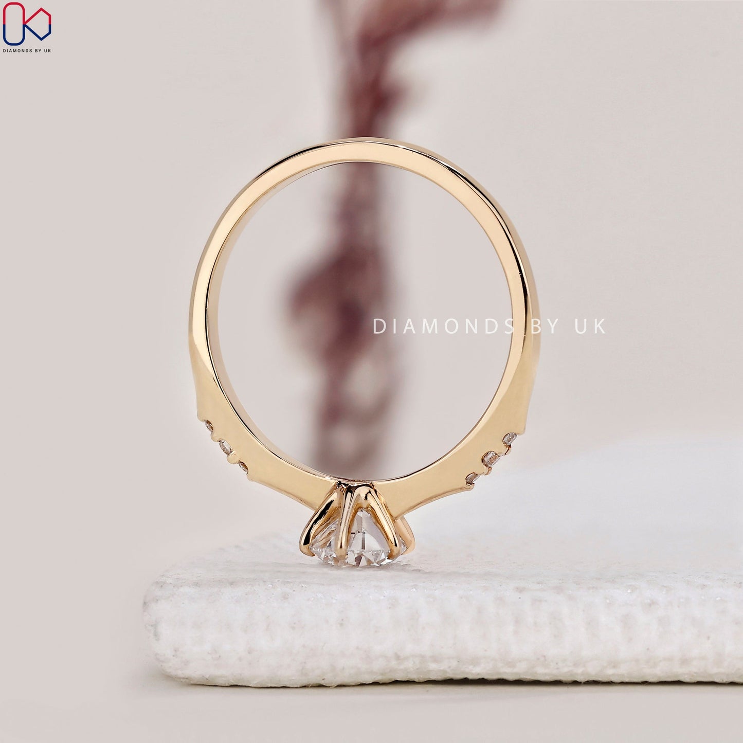 Round Brilliant Cut Diamond Ring - Knife Edge Shank