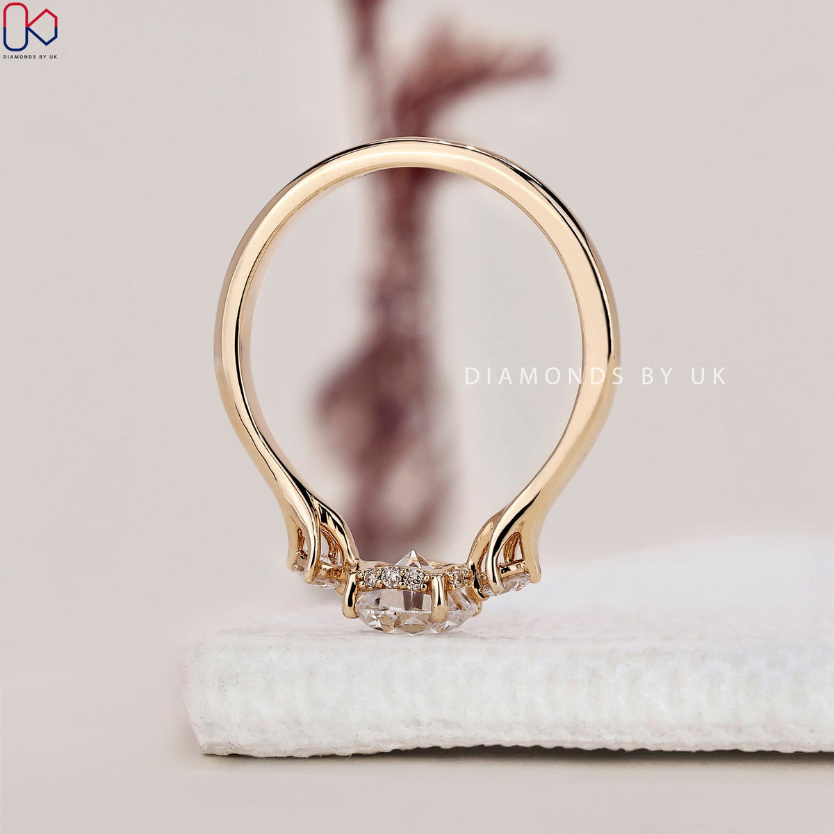 Round Cut Diamond 3 Stone Engagement Ring