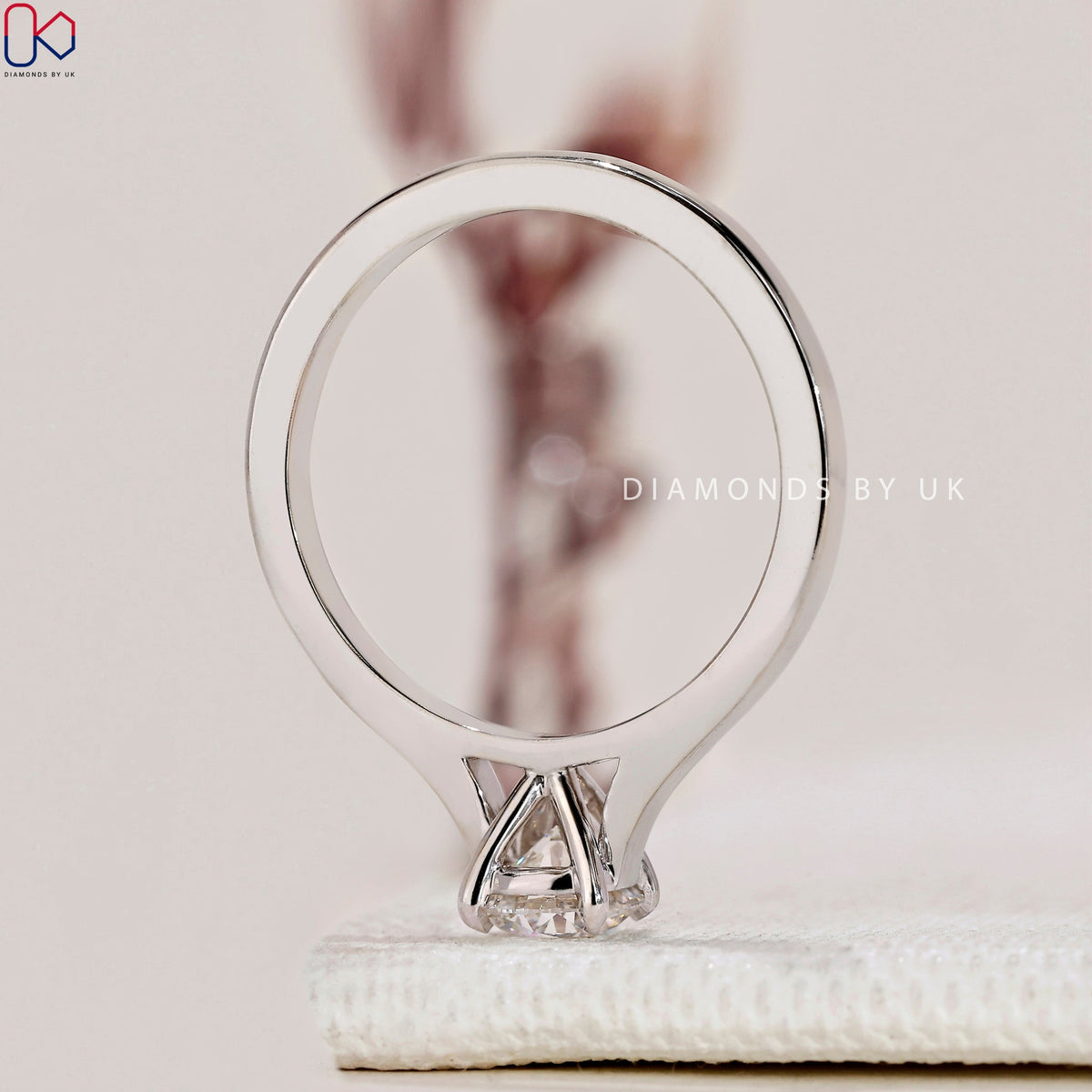 Solitaire Engagement Ring - Round Cut Diamond