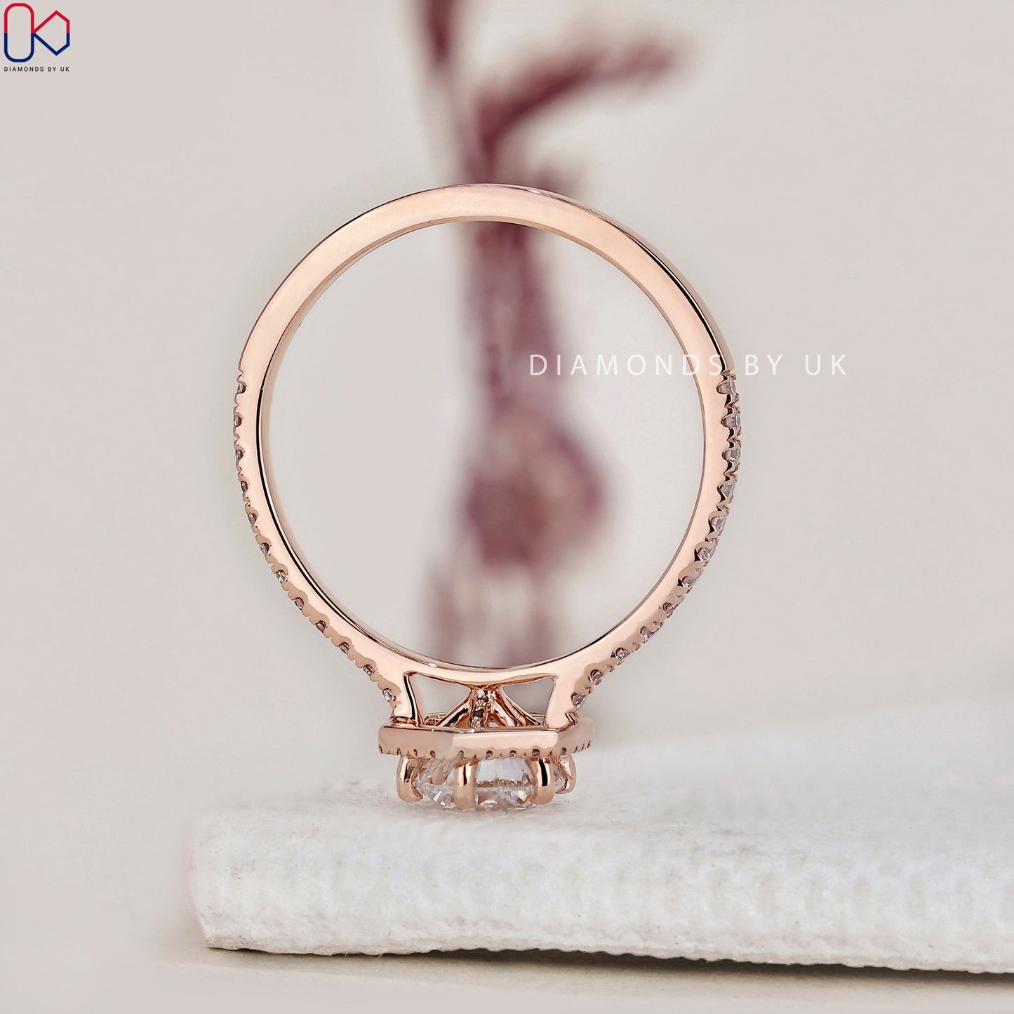Round Cut Halo Diamond Engagement Ring