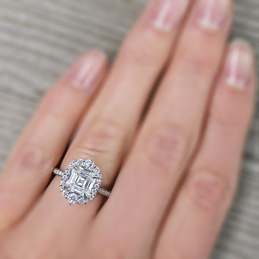 ・ROSALIND・Asscher Moissanite Center, Diamond Halo (1.63ctw+)