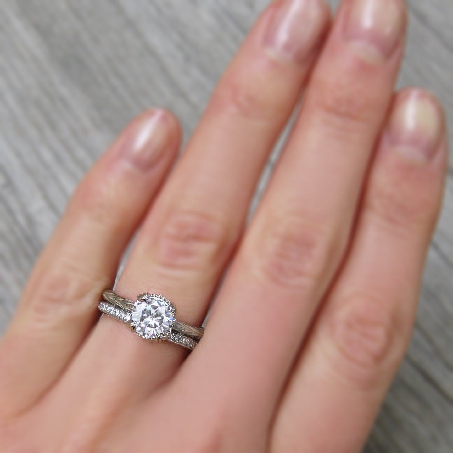・SIENNA・Moissanite, Willow Leaf Band (1ct)
