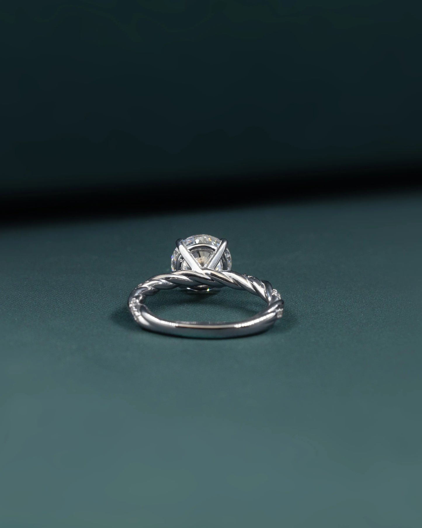 2.64 CTW Round Brilliant Lab-Grown Diamond Twisted Solitaire Ring