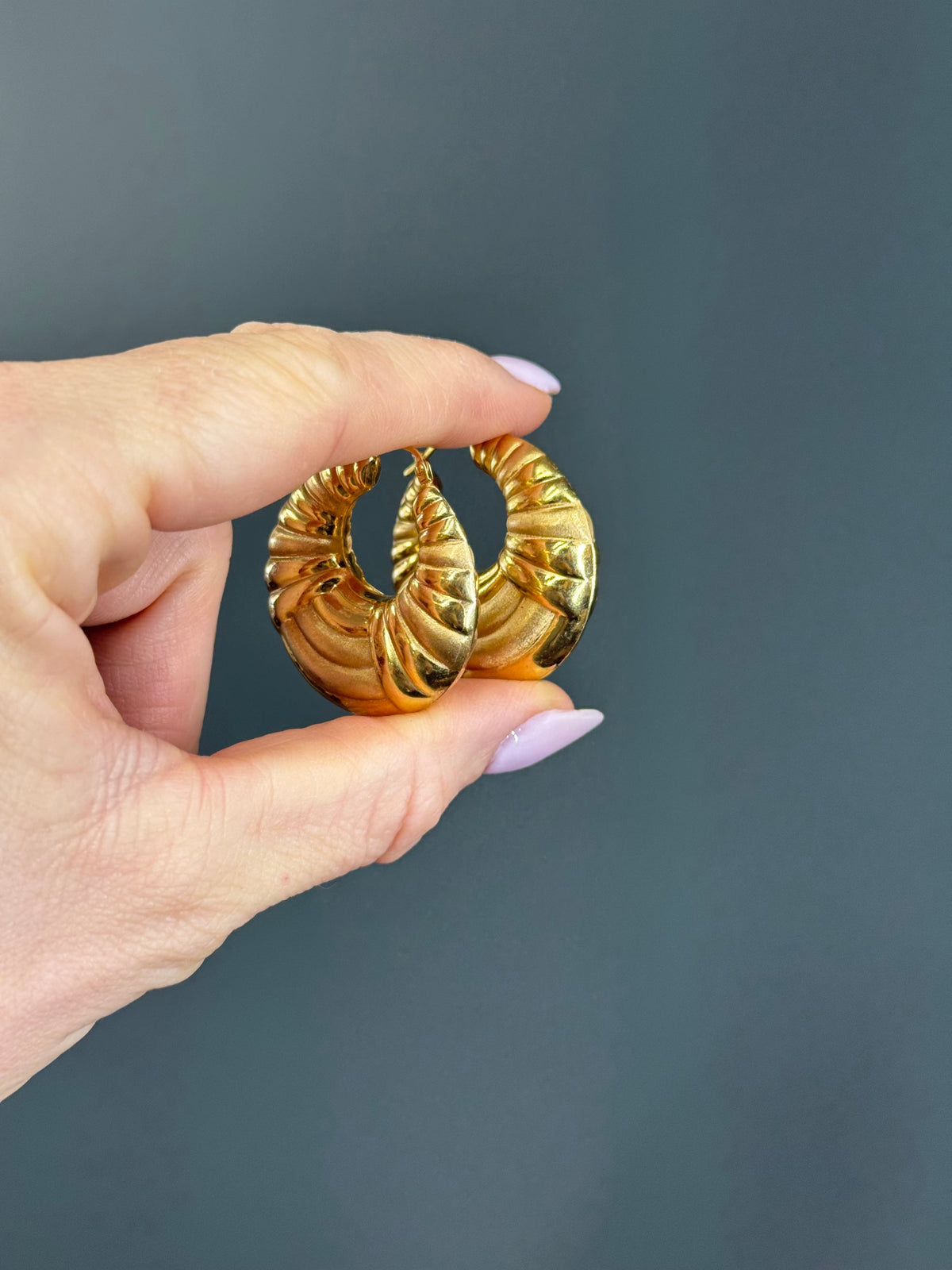Vintage 14k Yellow Gold Puffy Geometric Pattern Hooops