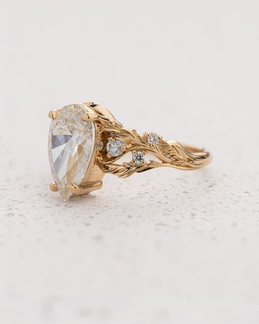 Forest-Inspired Engagement Ring with Pear-Cut Diamond / Japanese Maple