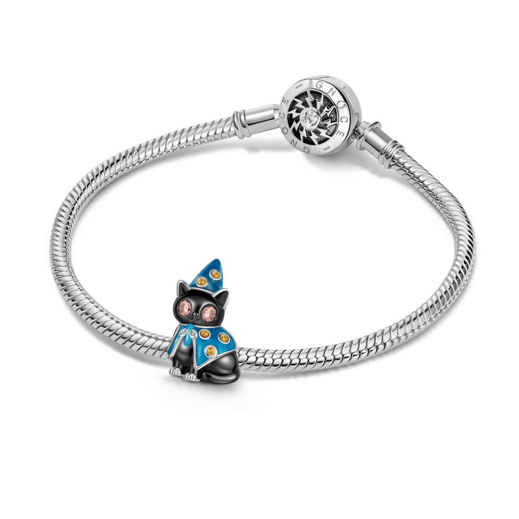Gnoce Wizard Cat Glow-in-the-Dark Charm