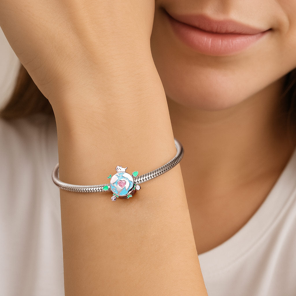 Gnoce "You are my world" Cat Earth Charm