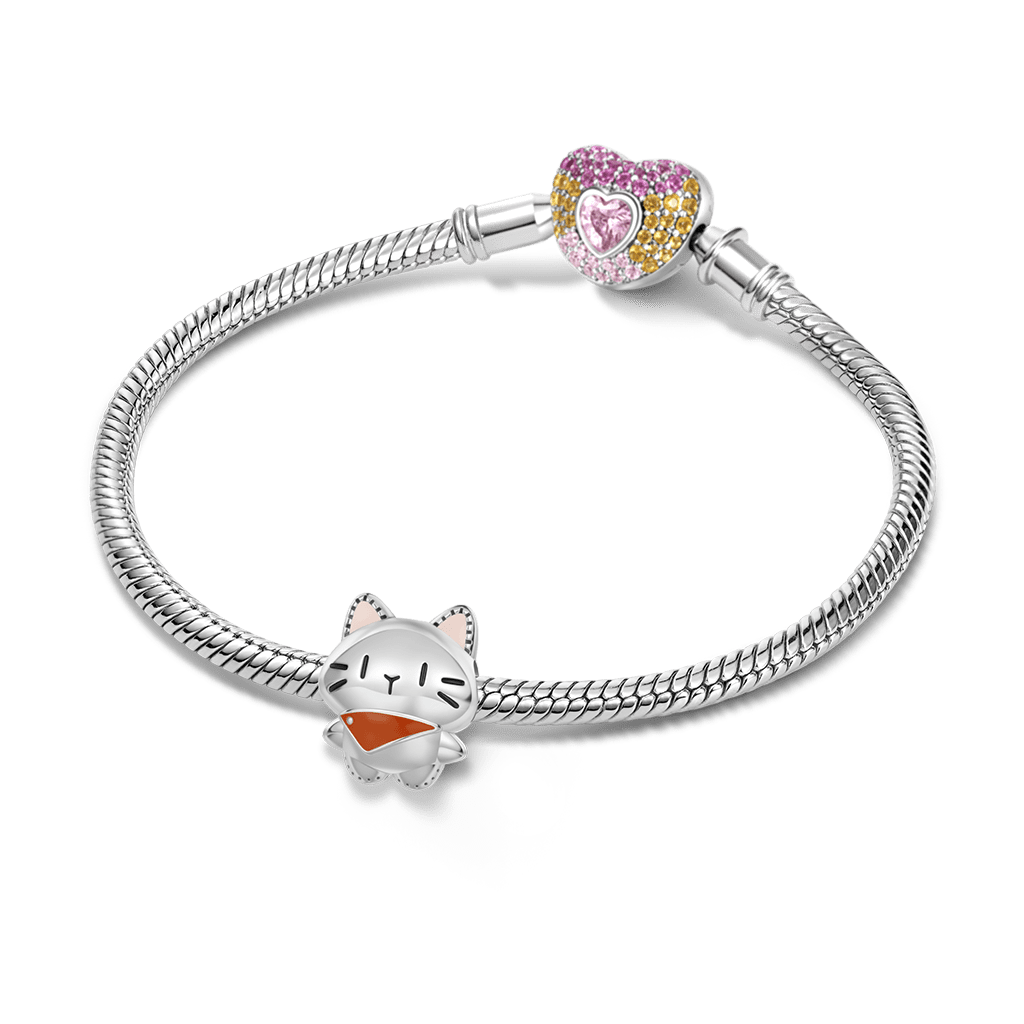 Gnoce Cat Wearing Bib Charm