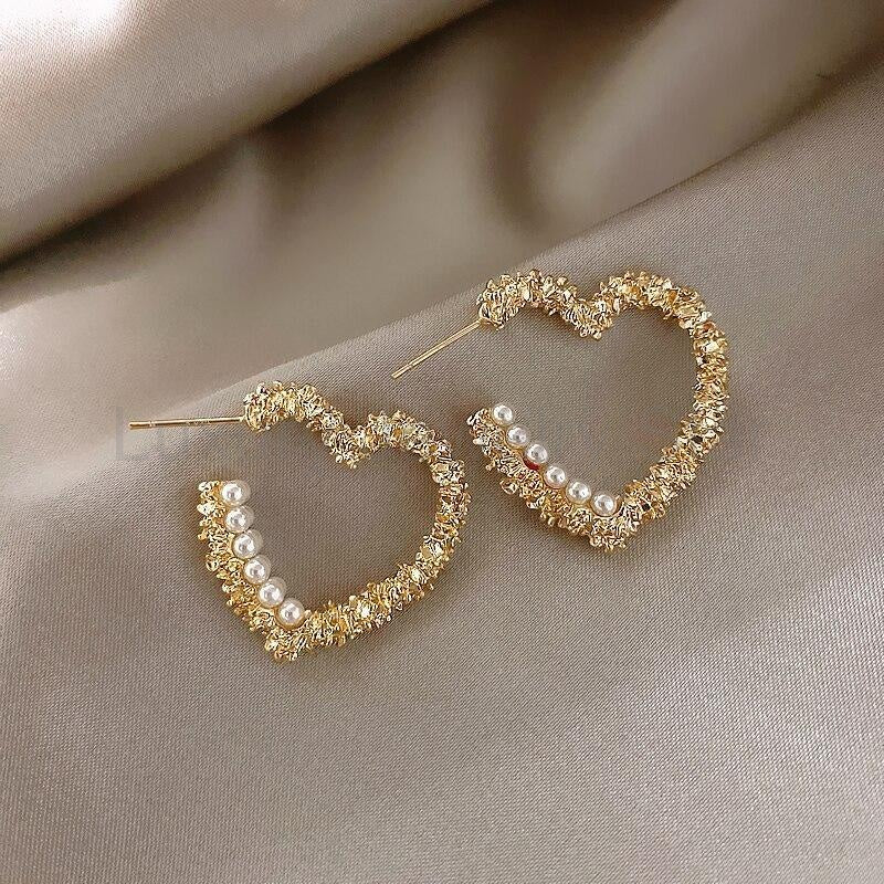 OPEN HEART PEARL EARRINGS