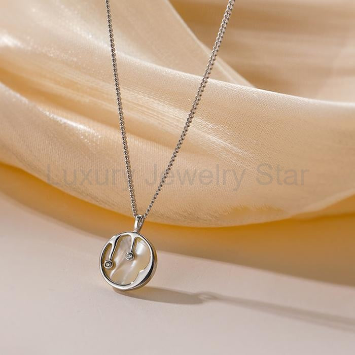 Shell medal necklace - image 3