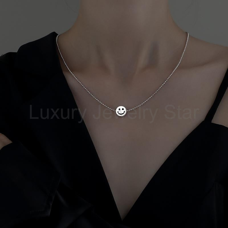 Simple smiley necklace