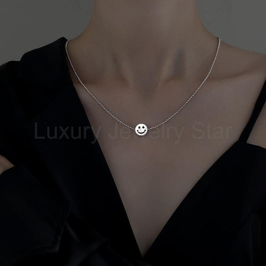 Simple smiley necklace
