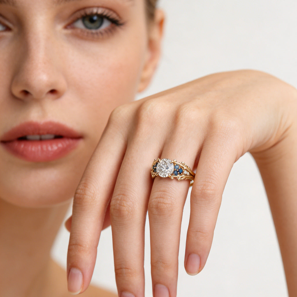 Gnoce Nature-Inspired Round-cut Engagement Ring