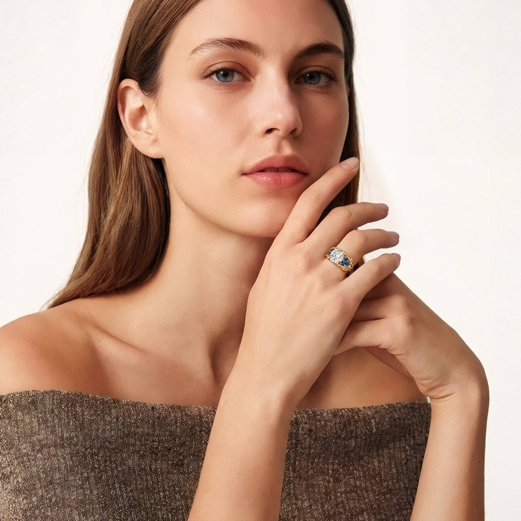 Gnoce Nature-Inspired Round-cut Engagement Ring
