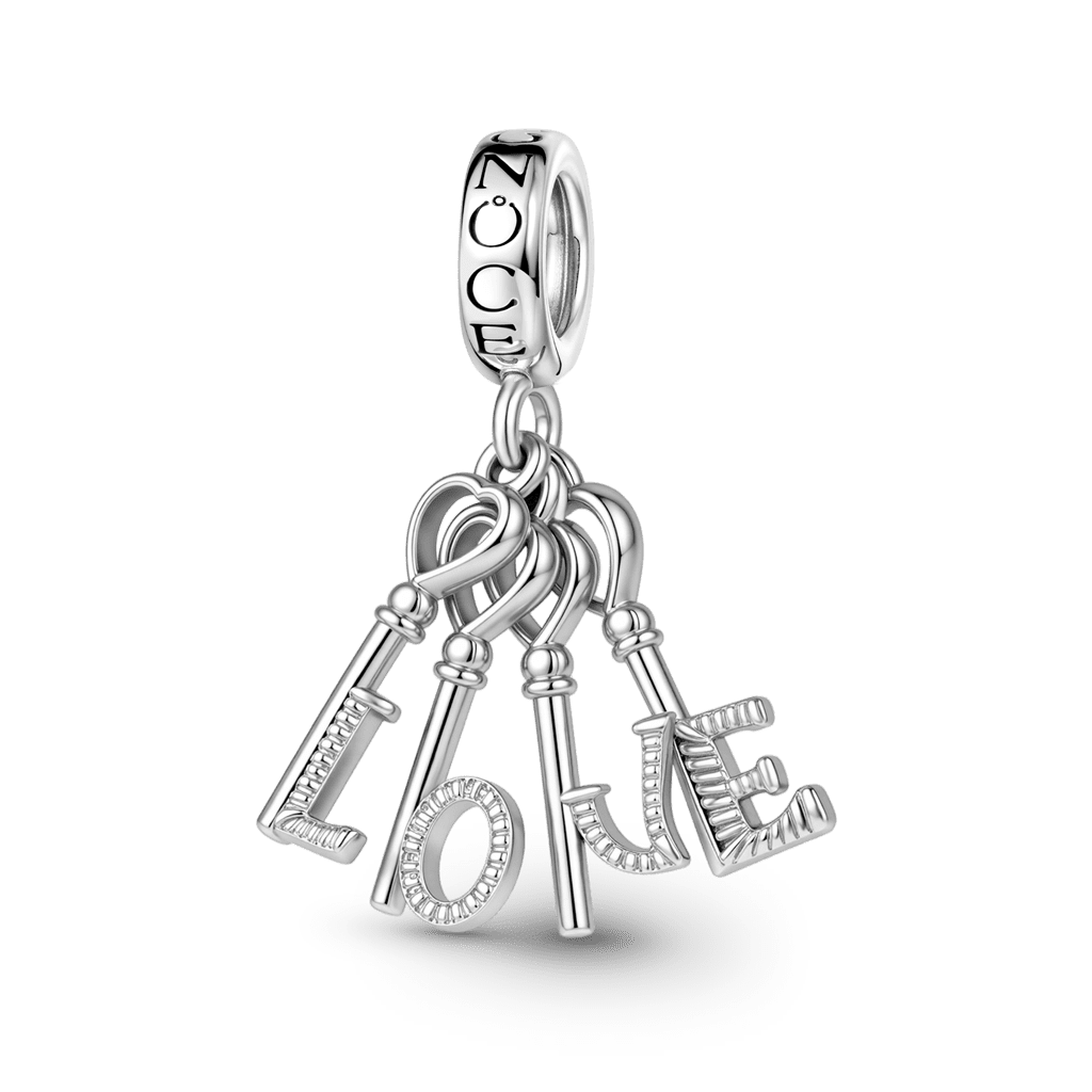 Gnoce "LOVE" Key Charm Platinum-plated Silver Blend