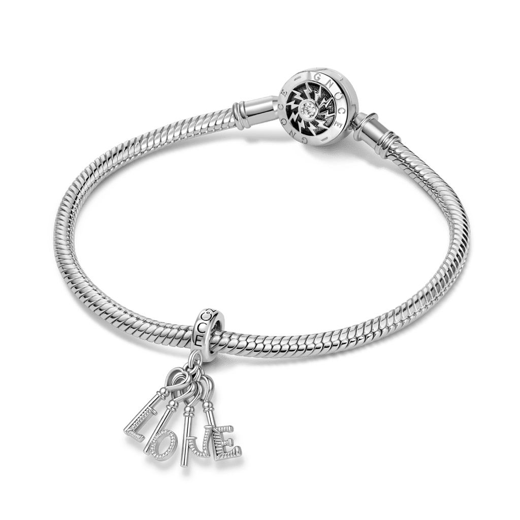 Gnoce "LOVE" Key Charm Platinum-plated Silver Blend