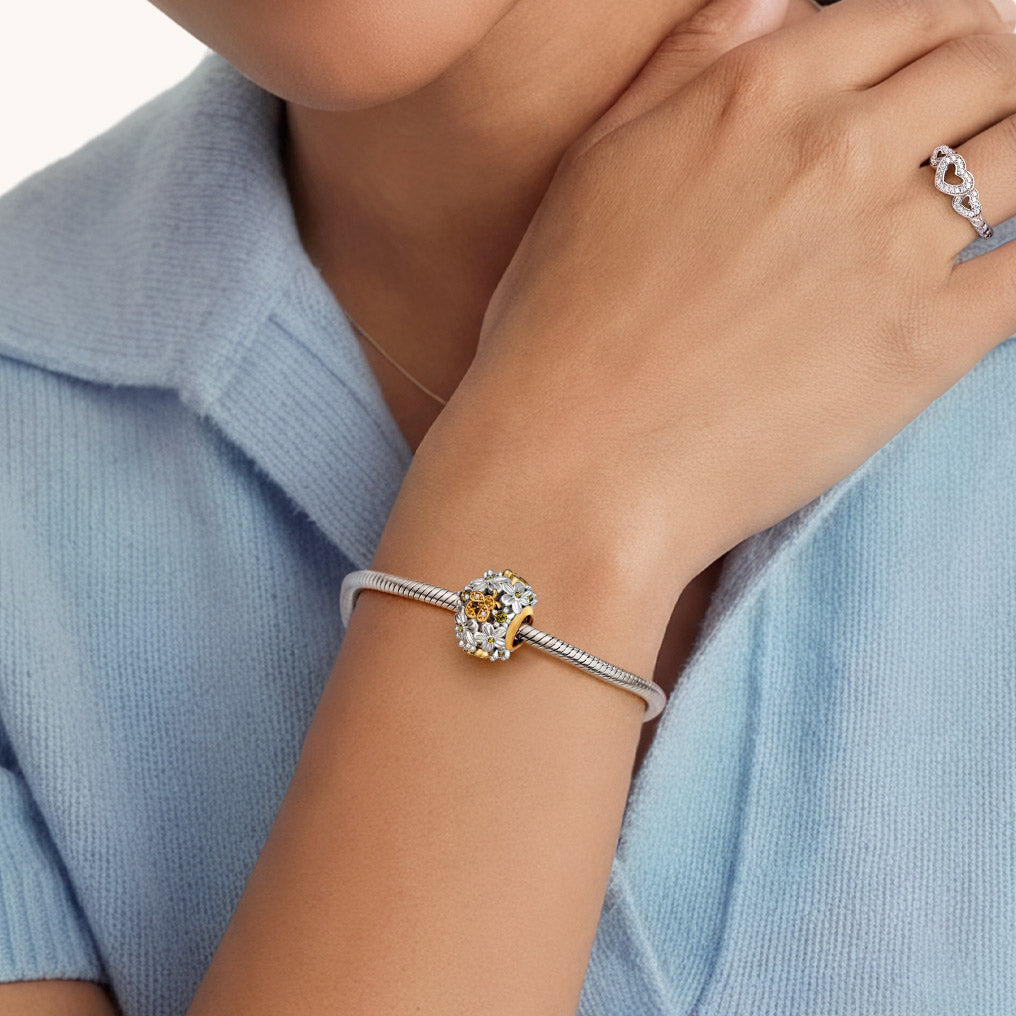 Gnoce  Bee Flower Charm Platinum-plated Silver Blend