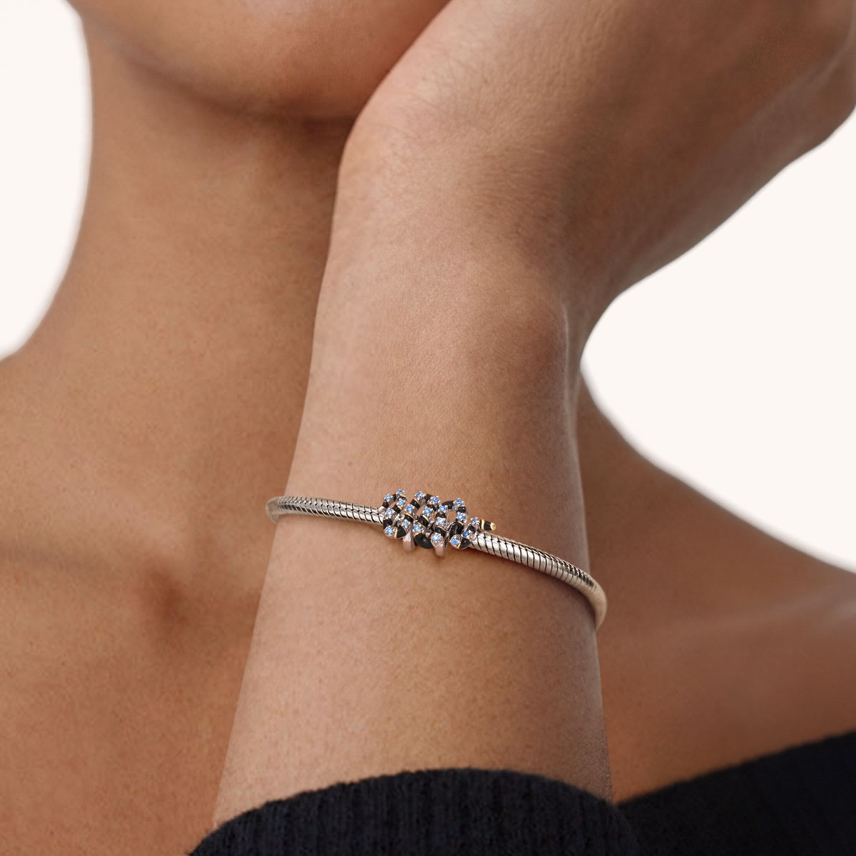 Gnoce  Sea Snake Charm Platinum-plated Silver Blend