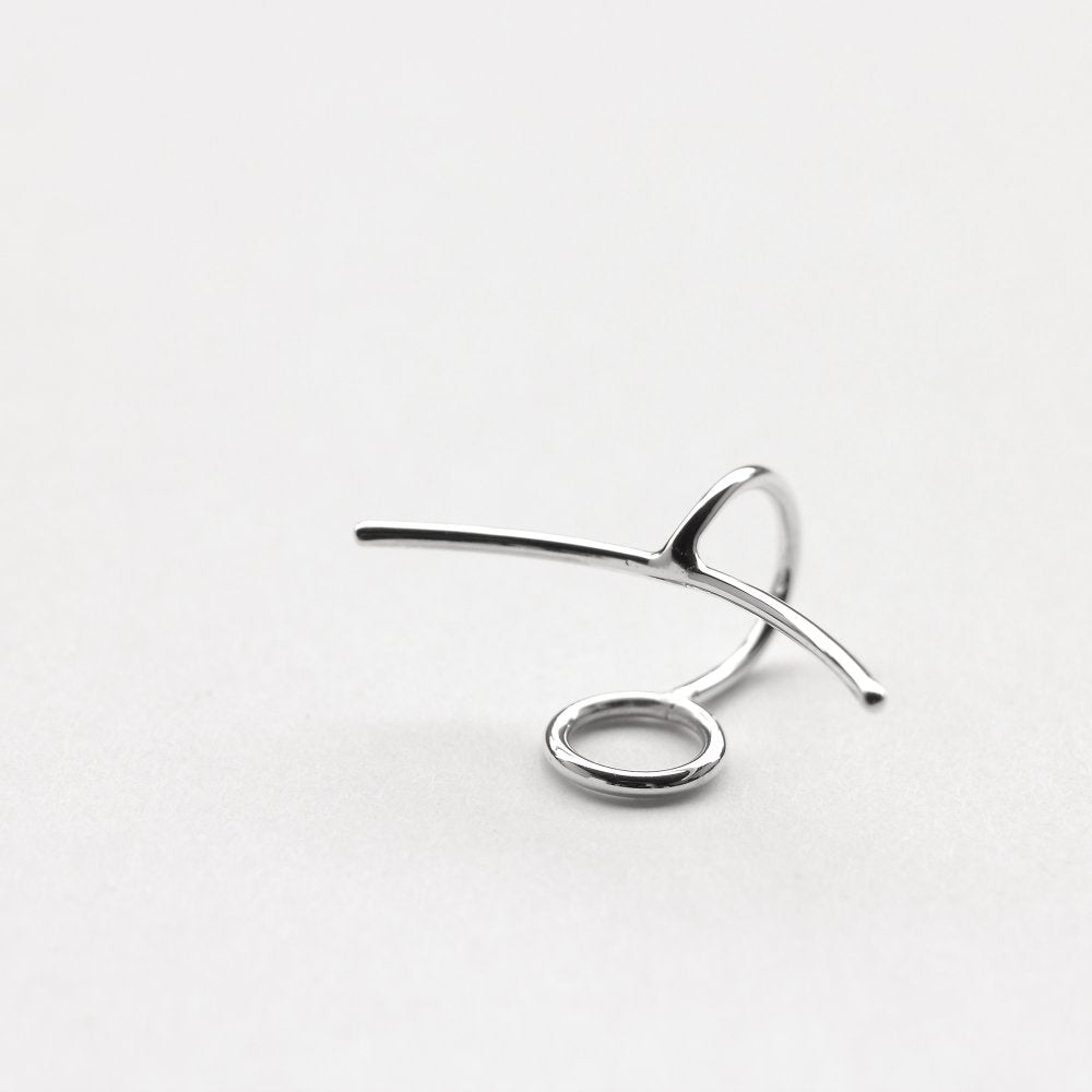 CIRCLE & LINE EAR CUFF