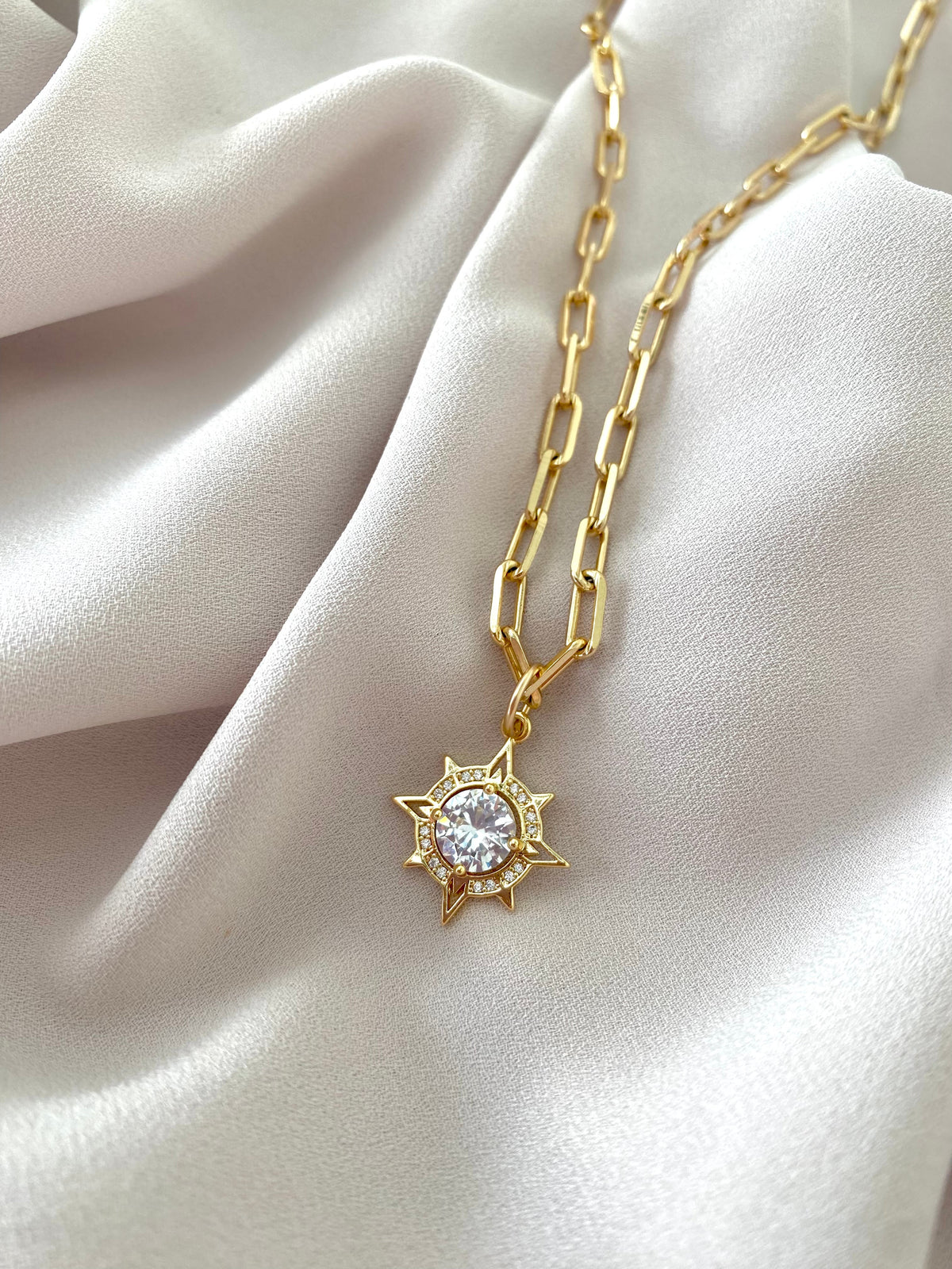Gold Star Pendant Necklace Gold Filled Paperclip Chain Shiny CZ Micro Pave Necklace Celestial Jewelry Christmas Gift Minimalist Necklaces