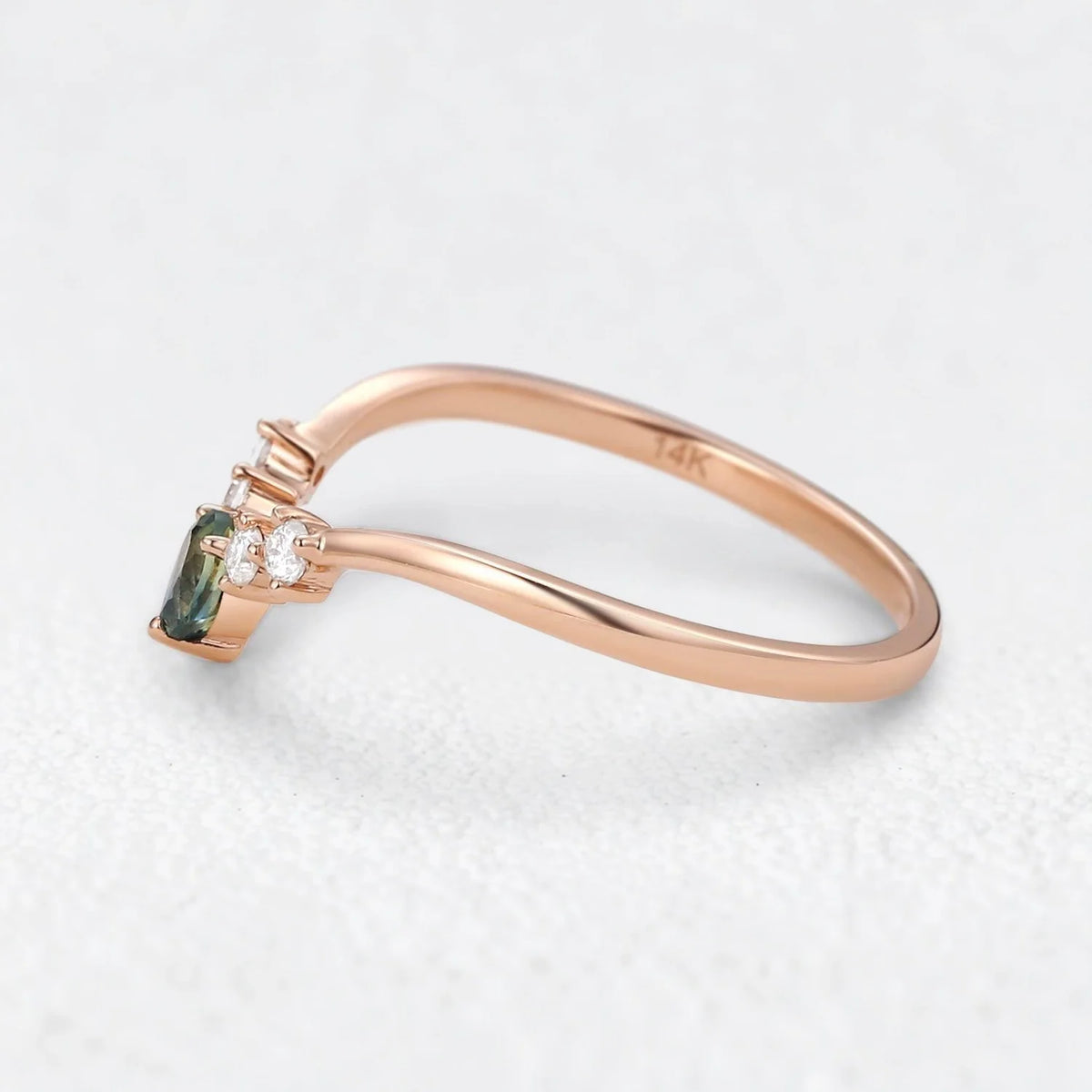 Marina‘s Tide | Teal Sapphire & Moissanite Wedding Band
