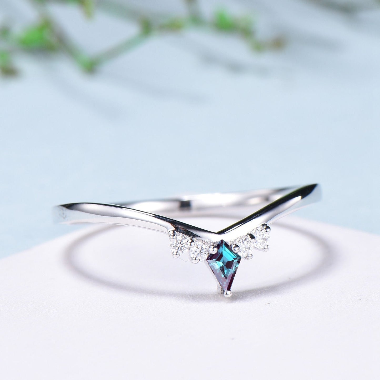 Dainty Curved Alexandrite Wedding Ring Women Kite Alexandrite Stacking Band Moissanite  Anniversary Ring Art Deco June Promise Ring For Her