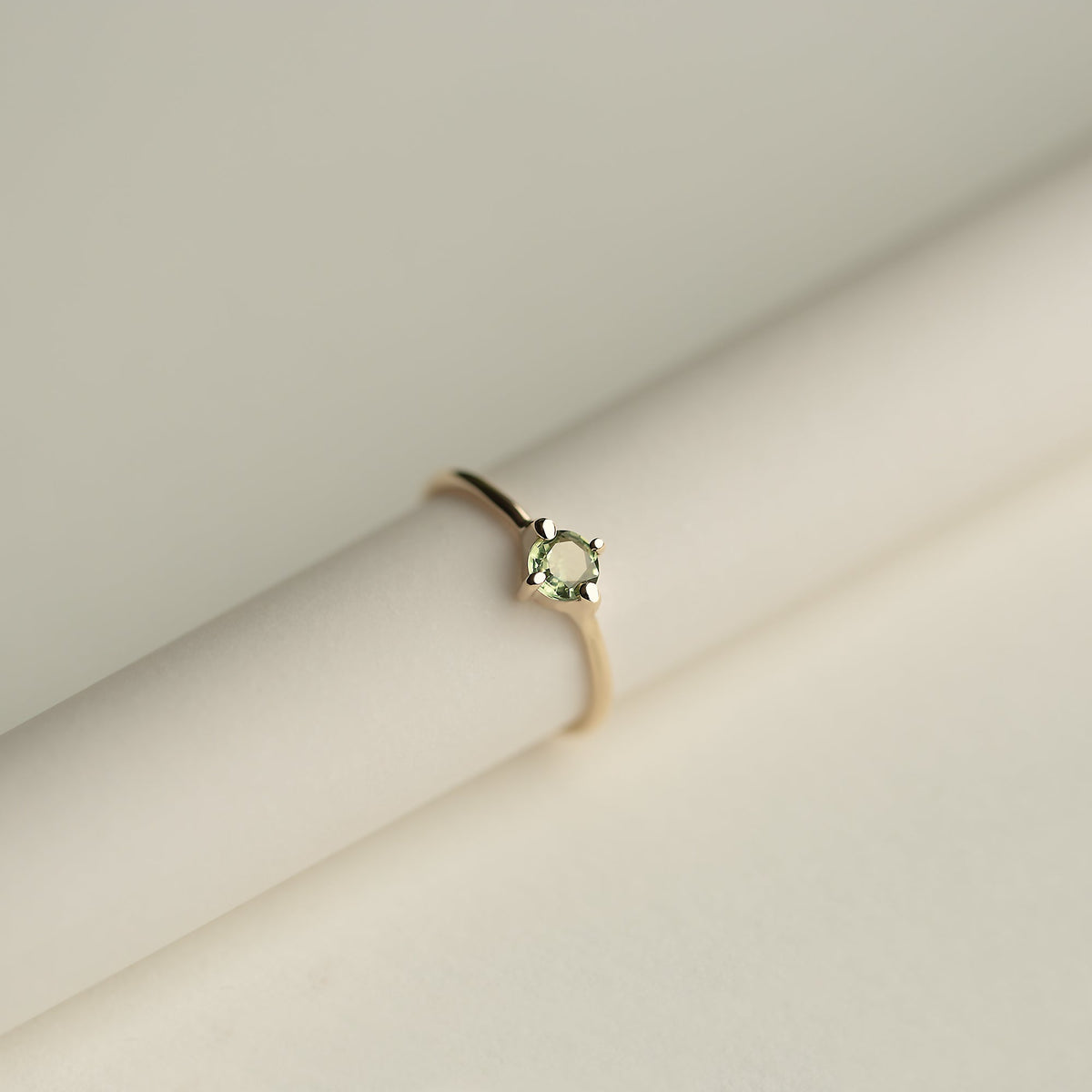 GREEN SAPPHIRE SOLITAIRE RING