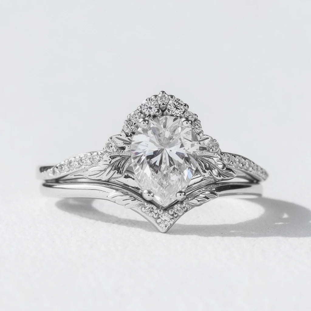 Victoria’s Griffin | Vintage Diamond Halo & Leaf Bridal Set 2pcs