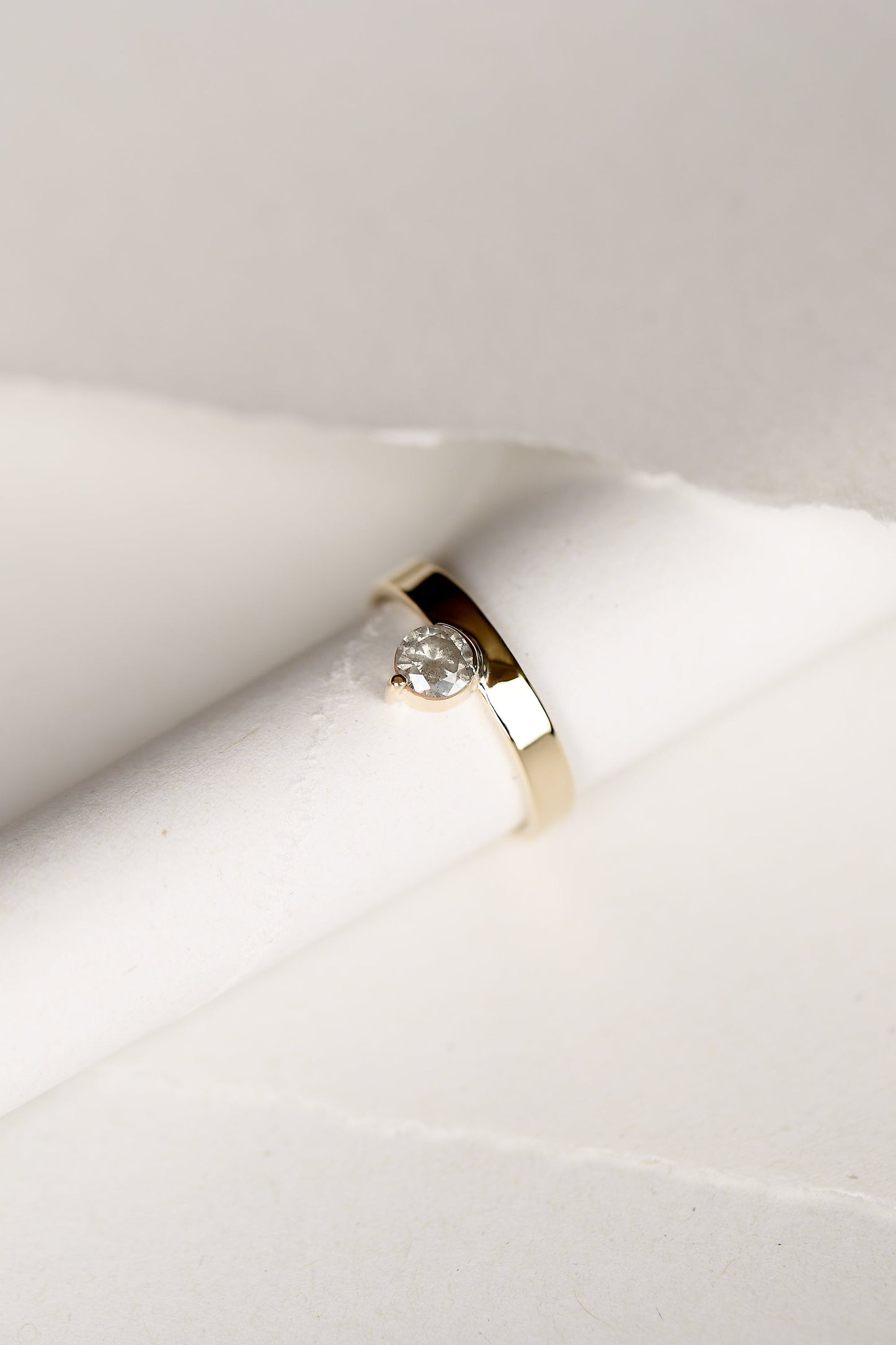 GREY DIAMOND RING