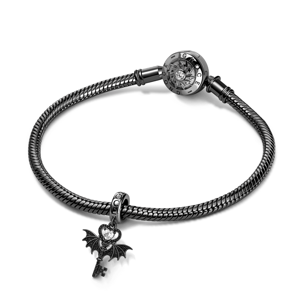 Gnoce  Dark Style Bat Wings & Key Charm