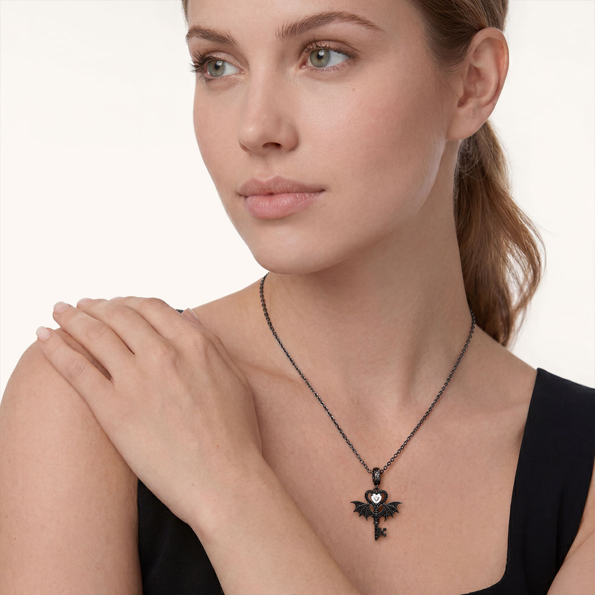 Gnoce  Dark Style Bat Wings & Key Charm