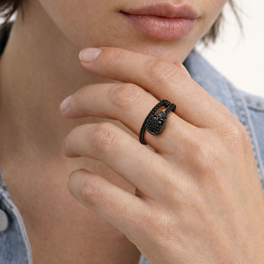 Gnoce  Gothic Skull Black Arrow Ring