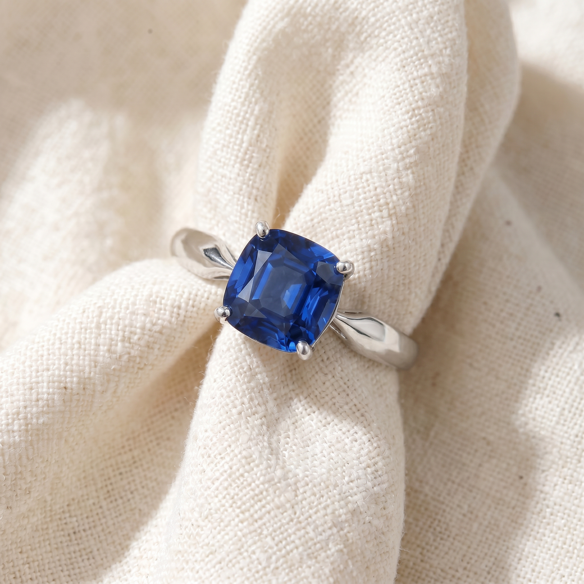 Certified 2Ct Cushion Blue Sapphire Solitaire Engagemet Ring 14k Gold Lab Grown