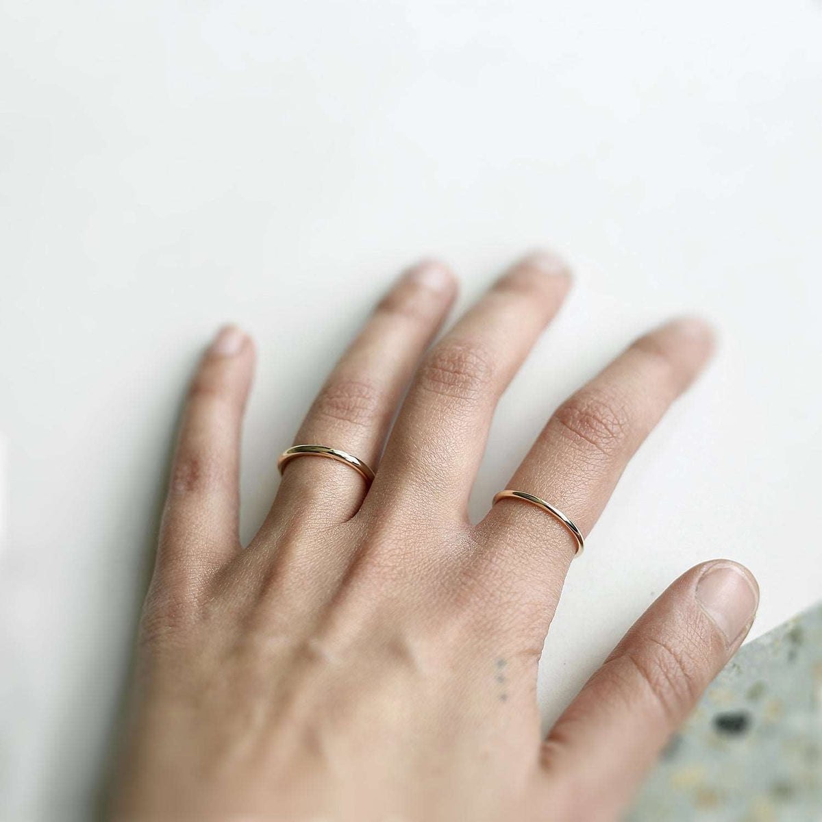 ESSENTIAL THICK GOLD BAND