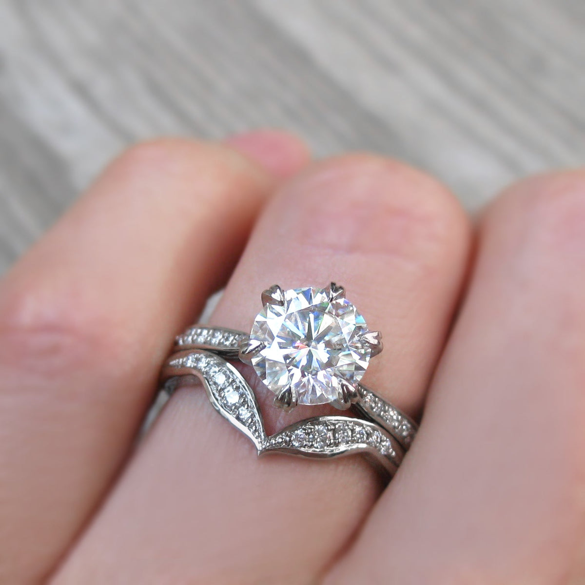 ・V-BAND・Canadian or Lab-Grown Diamonds