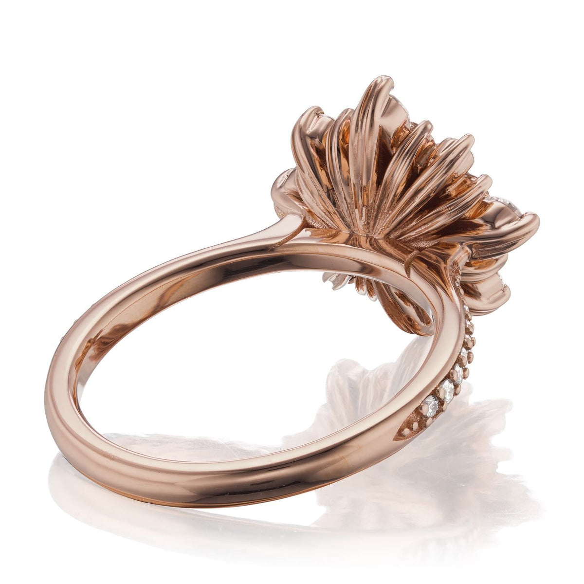 ・REYNA・Peach Sapphire Center, Diamond Halo (2.68ctw+)