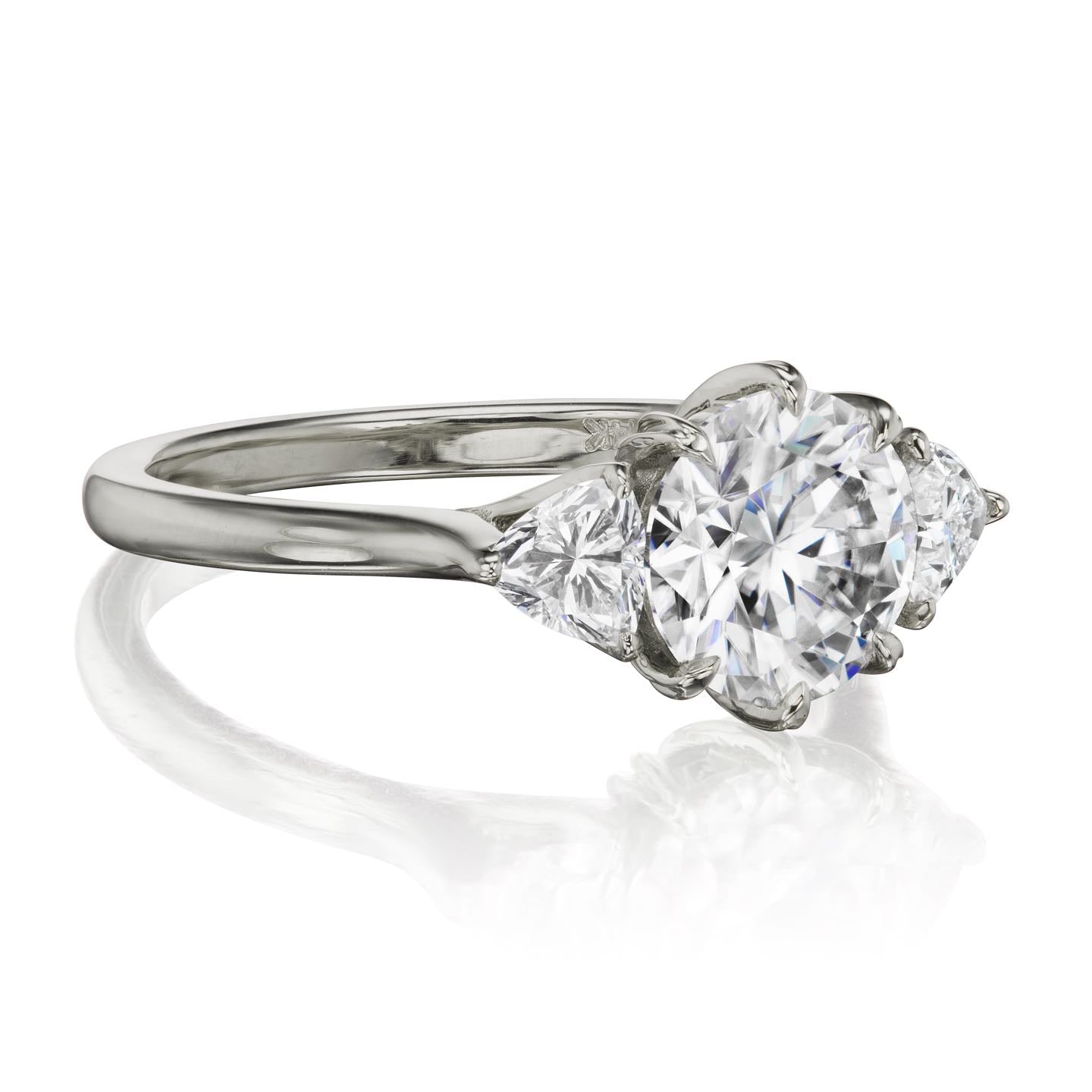 ・MAGNOLIA・Moissanite Center, Trillion Diamonds (1.92ctw)